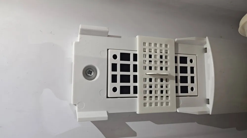 GE Cafe Series French Door Refrig Odor Filter Clip